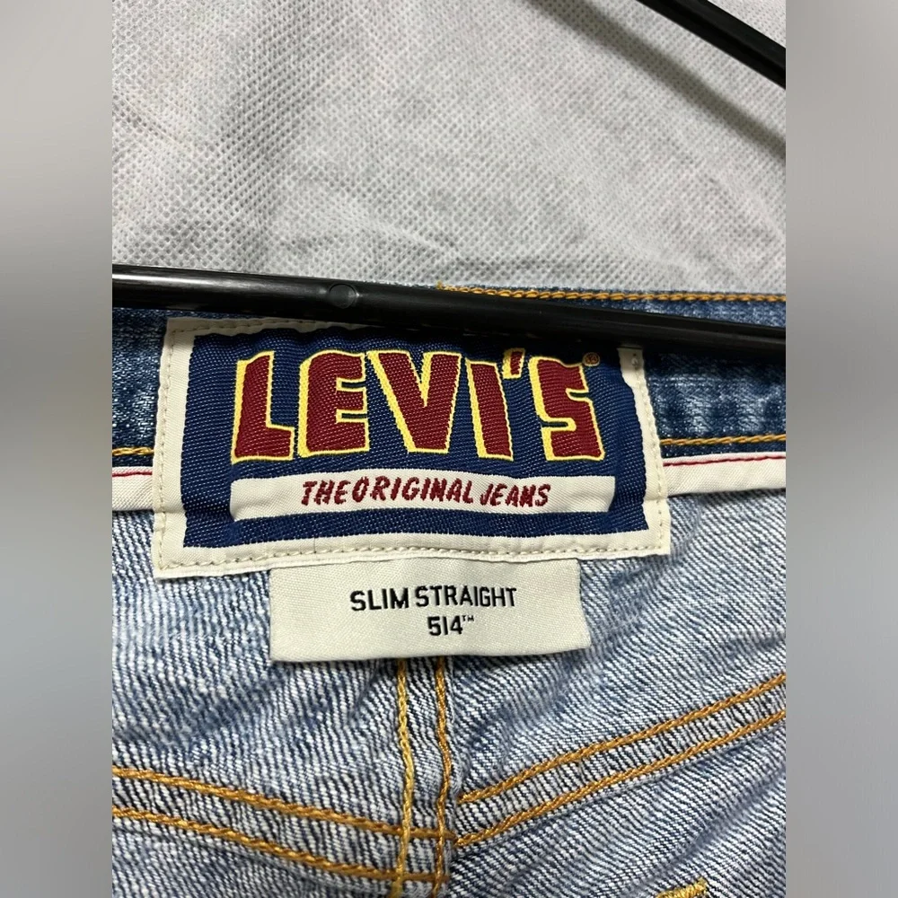 (20) Levi's Men's Blue and Navy Jeans